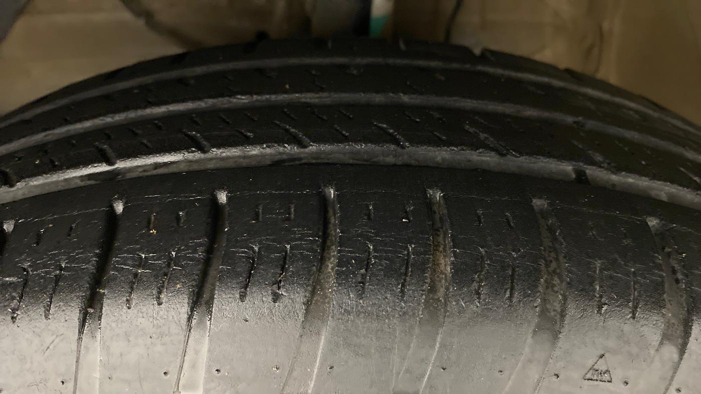 2018 Maruti Swift VXI, Petrol, Manual, 44,590 km, Left Front Tyre Tread