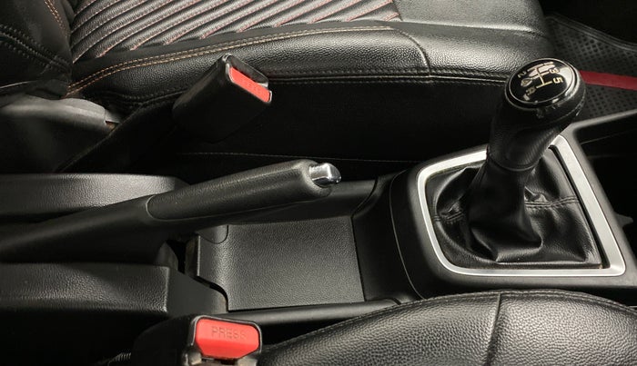 2018 Maruti Swift VXI, Petrol, Manual, 44,590 km, Gear Lever