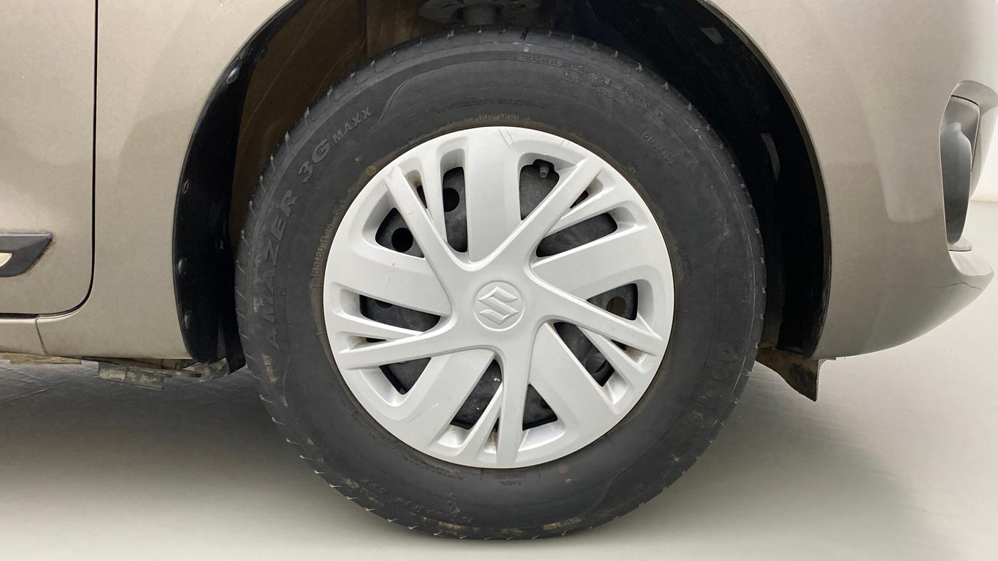 2018 Maruti Swift VXI, Petrol, Manual, 44,590 km, Right Front Wheel
