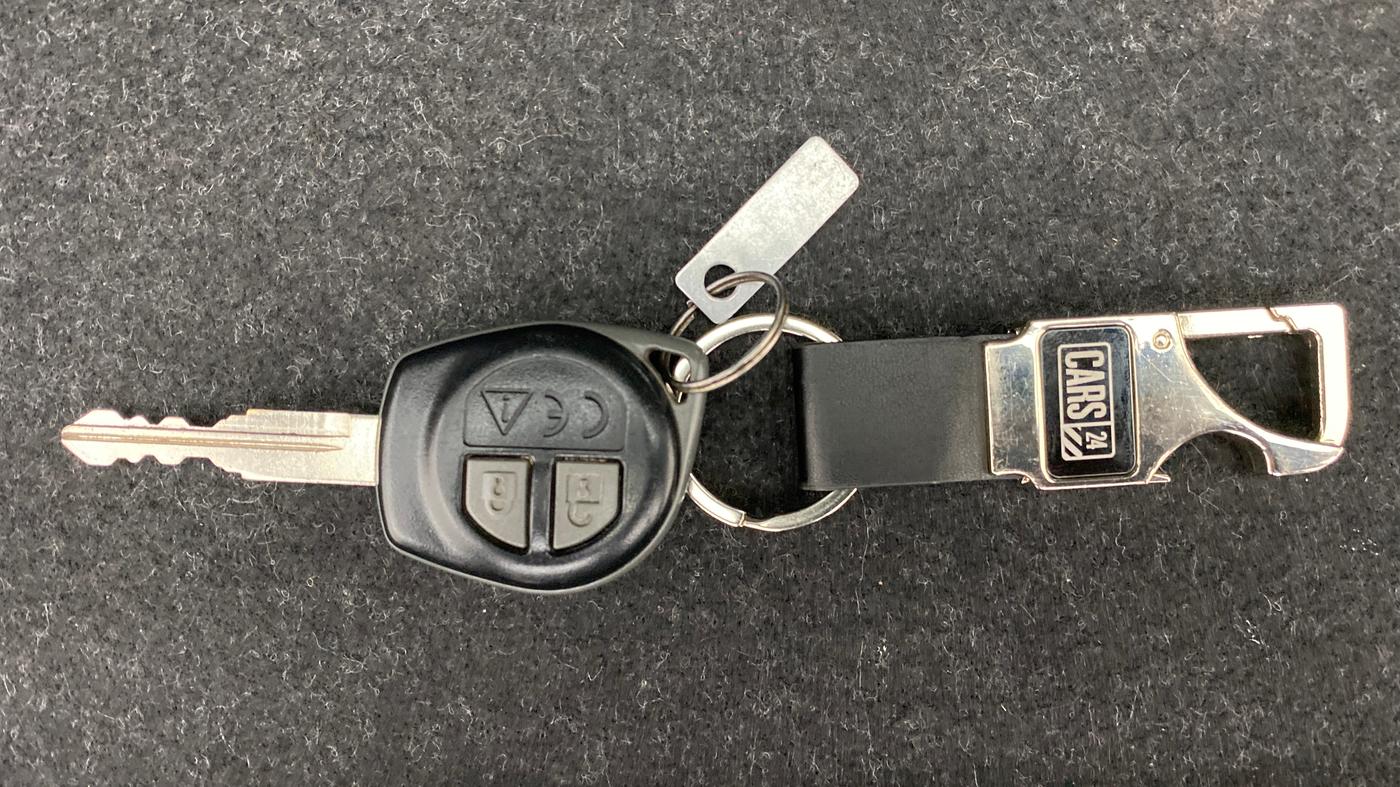 2018 Maruti Swift VXI, Petrol, Manual, 44,590 km, Key Close Up