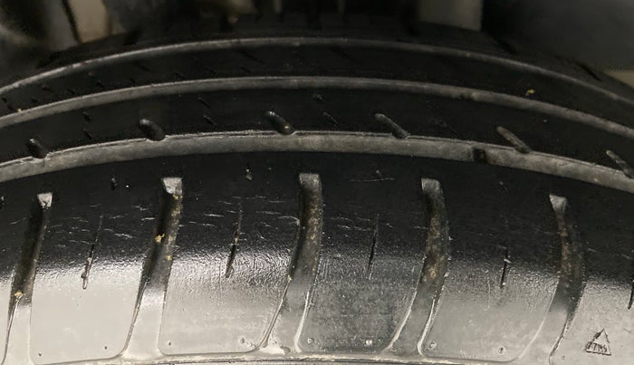 2018 Maruti Swift VXI, Petrol, Manual, 44,590 km, Right Rear Tyre Tread