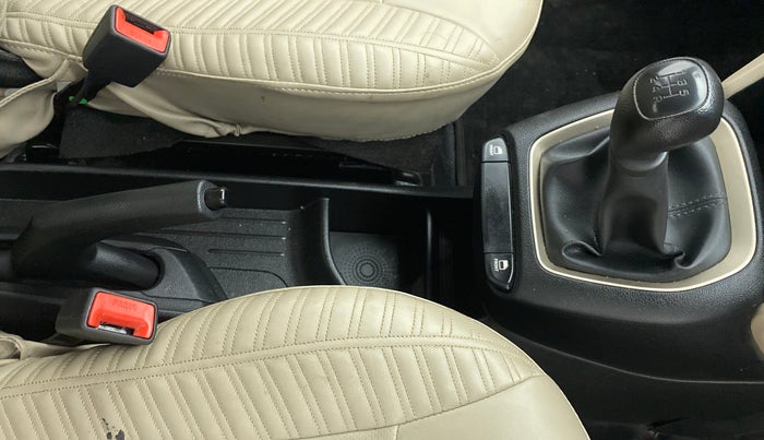 2022 Hyundai NEW SANTRO ERA EXECUTIVE, Petrol, Manual, 20,113 km, Gear Lever
