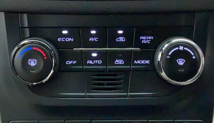 2018 Mahindra MARAZZO M8 7 STR, Diesel, Manual, 75,436 km, Automatic Climate Control