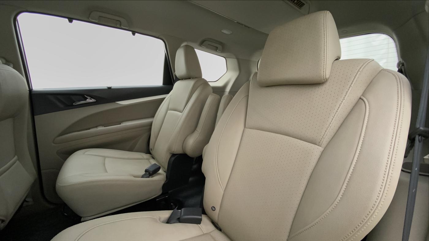 2018 Mahindra MARAZZO M8 7 STR, Diesel, Manual, 75,436 km, Right Side Rear Door Cabin