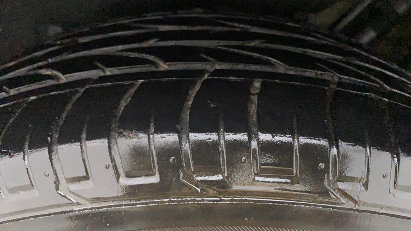 2018 Mahindra MARAZZO M8 7 STR, Diesel, Manual, 75,436 km, Right Front Tyre Tread