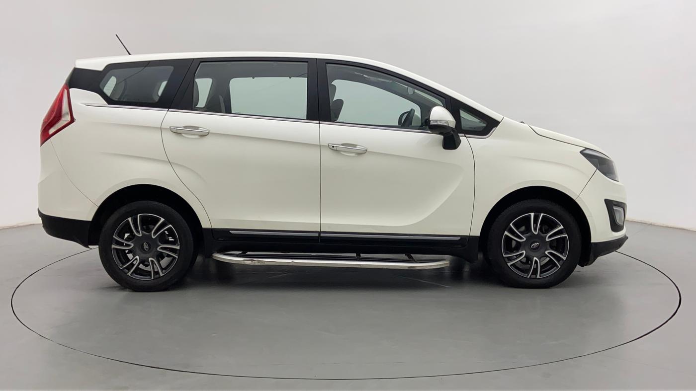2018 Mahindra MARAZZO M8 7 STR, Diesel, Manual, 75,436 km, Right Side