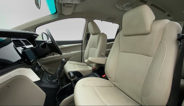 2018 Mahindra MARAZZO M8 7 STR, Diesel, Manual, 75,436 km, Right Side Front Door Cabin