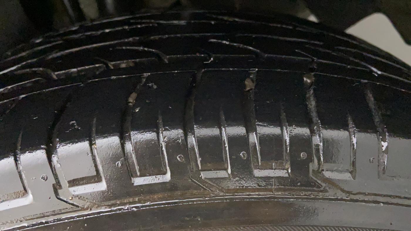 2018 Mahindra MARAZZO M8 7 STR, Diesel, Manual, 75,436 km, Left Rear Tyre Tread