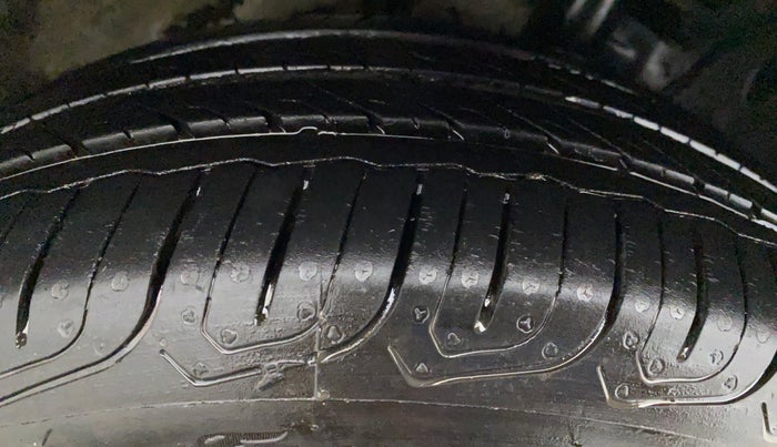 2011 Toyota Etios VX, Petrol, Manual, 64,947 km, Right Rear Tyre Tread