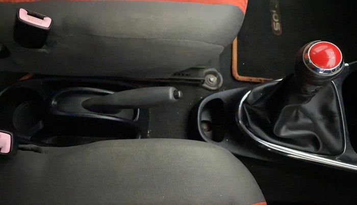 2011 Toyota Etios VX, Petrol, Manual, 64,947 km, Gear Lever