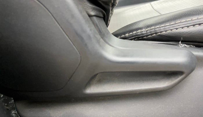 2022 Tata Tiago XT CNG, CNG, Manual, 67,292 km, Driver Side Adjustment Panel