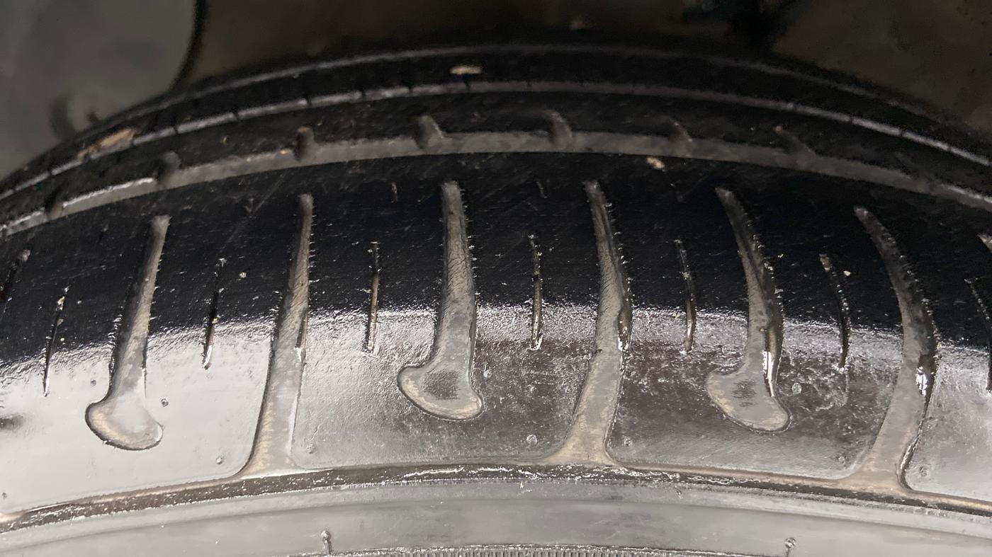 2018 Hyundai Grand i10 ASTA 1.2 KAPPA VTVT, Petrol, Manual, 25,602 km, Left Front Tyre Tread