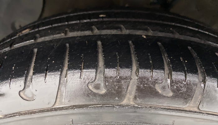 2018 Hyundai Grand i10 ASTA 1.2 KAPPA VTVT, Petrol, Manual, 25,602 km, Left Front Tyre Tread