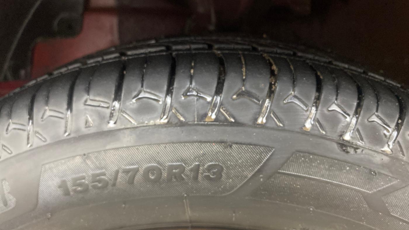 2017 Hyundai Eon ERA +, Petrol, Manual, 82,101 km, Left Front Tyre Tread