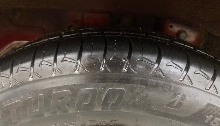 2017 Hyundai Eon ERA +, Petrol, Manual, 82,037 km, Right Rear Tyre Tread