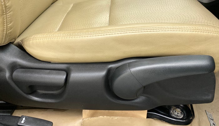 2015 Honda City VX MT PETROL, Petrol, Manual, 60,177 km, Driver Side Adjustment Panel