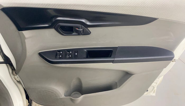 2016 Mahindra Kuv100 K4 6 STR, Petrol, Manual, 57,347 km, Driver Side Door Panels Control