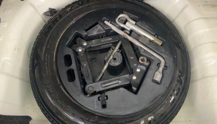 2016 Mahindra Kuv100 K4 6 STR, Petrol, Manual, 57,347 km, Spare Tyre