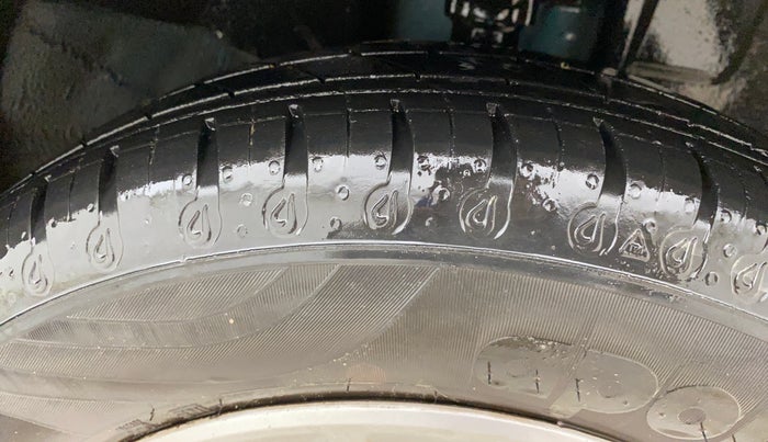 2021 Renault Kwid RXT 1.0 AMT (O), Petrol, Automatic, 26,469 km, Right Front Tyre Tread