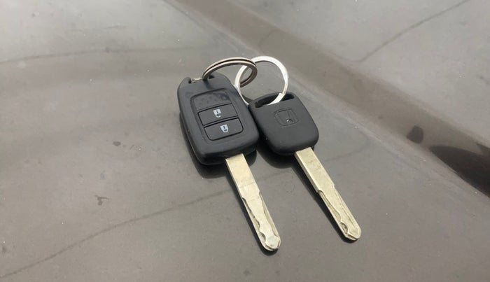 2018 Honda WR-V 1.2L I-VTEC VX MT, Petrol, Manual, 69,633 km, Key Close Up