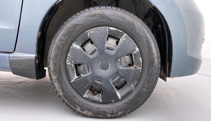 2011 Maruti A Star VXI (ABS) AT, Petrol, Automatic, 65,985 km, Right Front Wheel