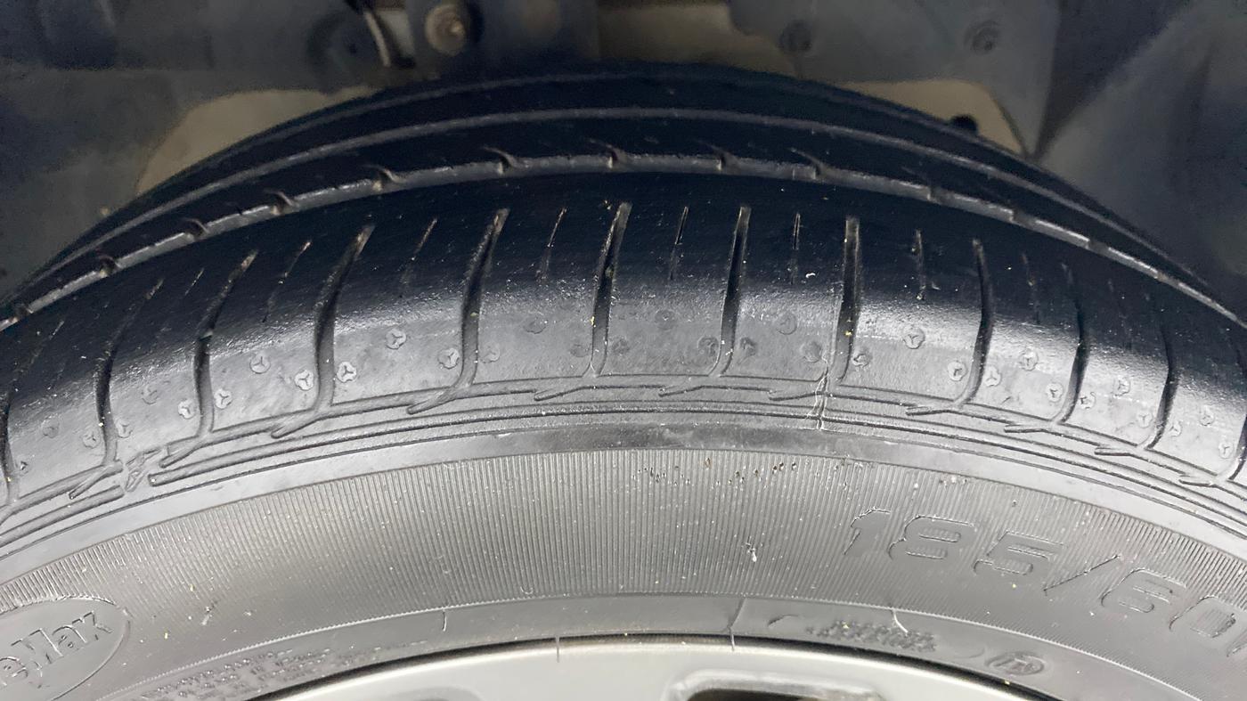 2019 Ford FREESTYLE TITANIUM 1.2 TI-VCT MT, Petrol, Manual, 33,538 km, Right Front Tyre Tread