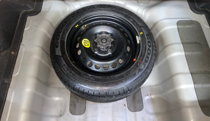 2016 Hyundai Xcent SX 1.2 (O), Petrol, Manual, 61,053 km, Spare Tyre