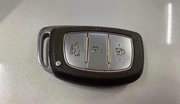 2016 Hyundai Xcent SX 1.2 (O), Petrol, Manual, 61,053 km, Key Close Up