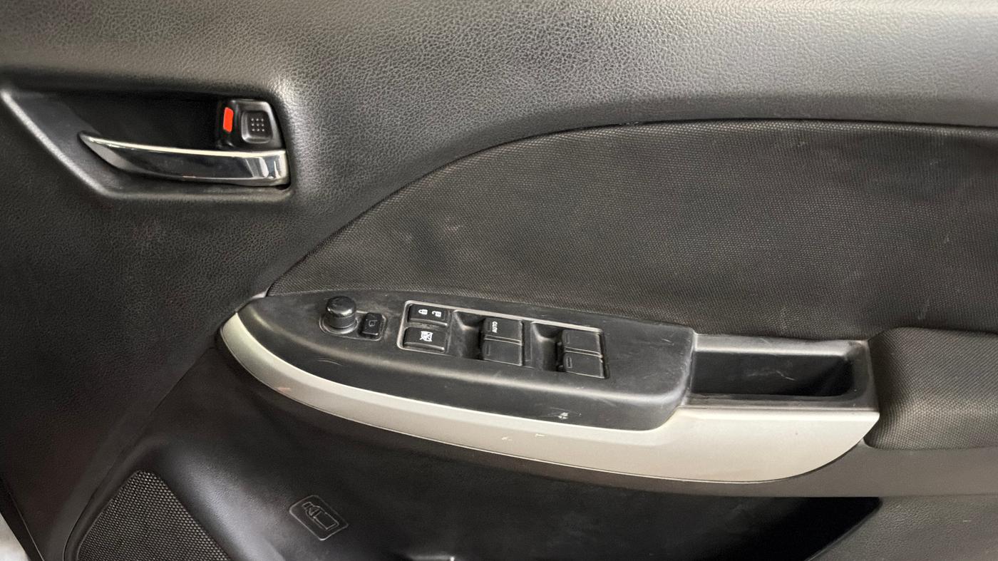2016 Maruti Baleno ZETA PETROL 1.2, CNG, Manual, 51,646 km, Driver Side Door Panels Control
