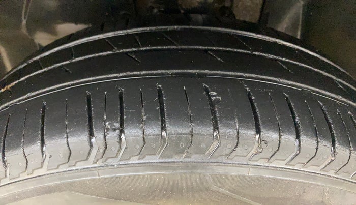 2022 Tata PUNCH ACCOMPLISHED MT, Petrol, Manual, 34,171 km, Left Front Tyre Tread