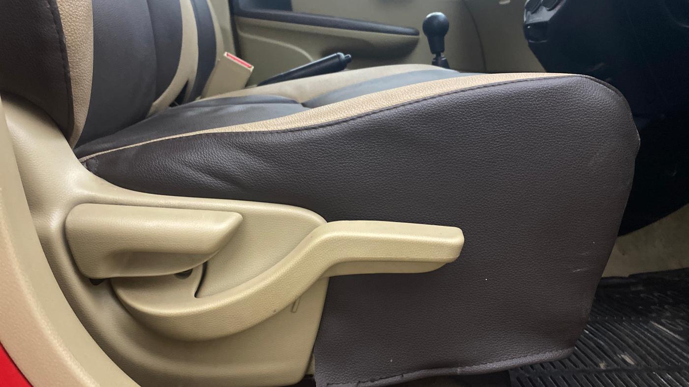 2013 Honda Brio S MT, Petrol, Manual, 58,114 km, Driver Side Adjustment Panel