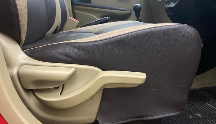 2013 Honda Brio S MT, Petrol, Manual, 58,114 km, Driver Side Adjustment Panel