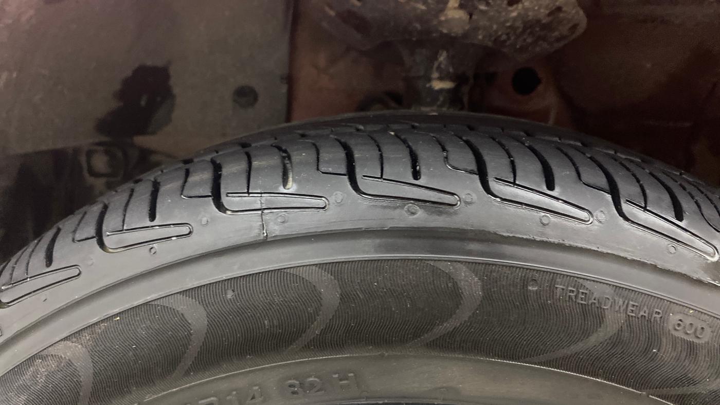 2013 Honda Brio S MT, Petrol, Manual, 58,114 km, Left Front Tyre Tread