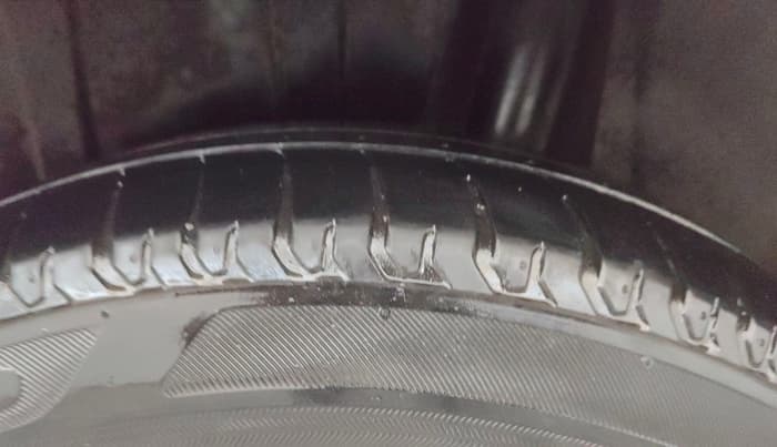 2021 Maruti Ertiga VXI CNG, CNG, Manual, 1,34,217 km, Left Rear Tyre Tread