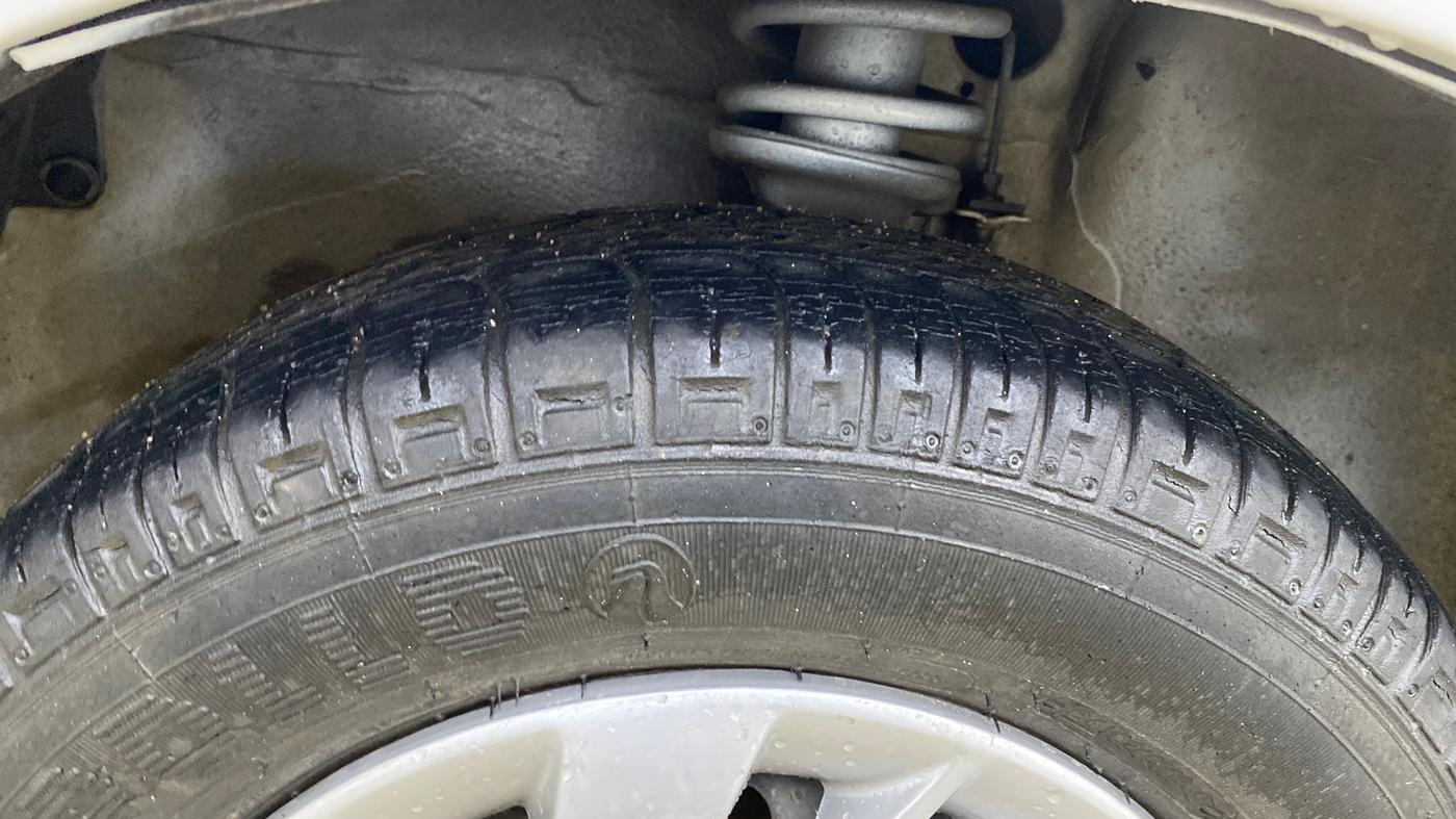 2017 Maruti Alto 800 LXI, Petrol, Manual, 24,987 km, Left Front Tyre Tread