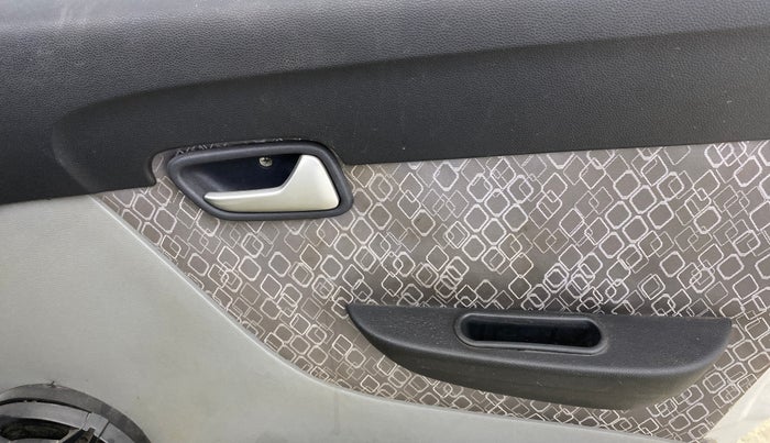 2017 Maruti Alto 800 LXI, Petrol, Manual, 25,052 km, Driver Side Door Panels Control