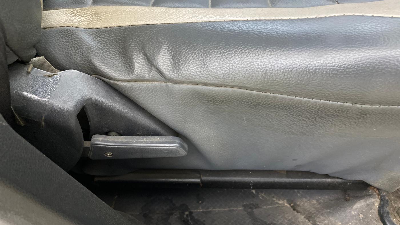 2017 Maruti Alto 800 LXI, Petrol, Manual, 24,987 km, Driver Side Adjustment Panel