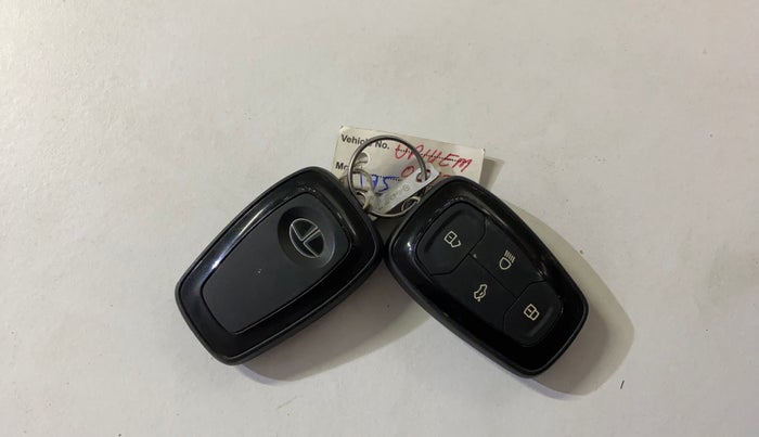 2020 Tata NEXON XZ PLUS PETROL, Petrol, Manual, 51,353 km, Key Close Up