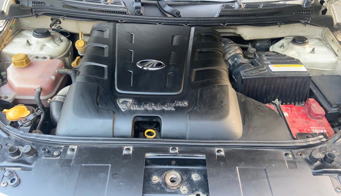 2015 Mahindra XUV500 W6, Diesel, Manual, 76,338 km, Engine View