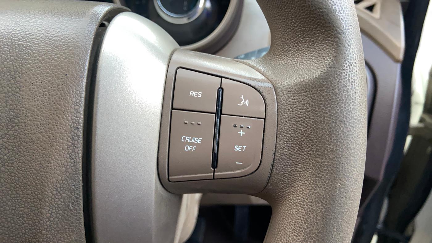 2015 Mahindra XUV500 W6, Diesel, Manual, 76,338 km, Adaptive Cruise Control