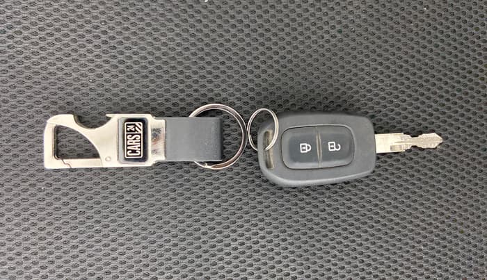 2016 Renault Duster RXL AMT 110 PS, Diesel, Automatic, 54,936 km, Key Close Up