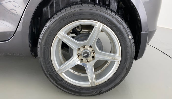 2017 Maruti Swift VDI, Diesel, Manual, 42,055 km, Left Rear Wheel