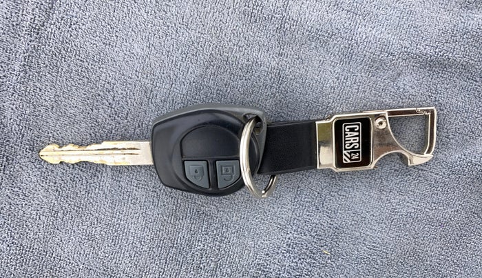 2017 Maruti Swift VDI, Diesel, Manual, 42,055 km, Key Close Up