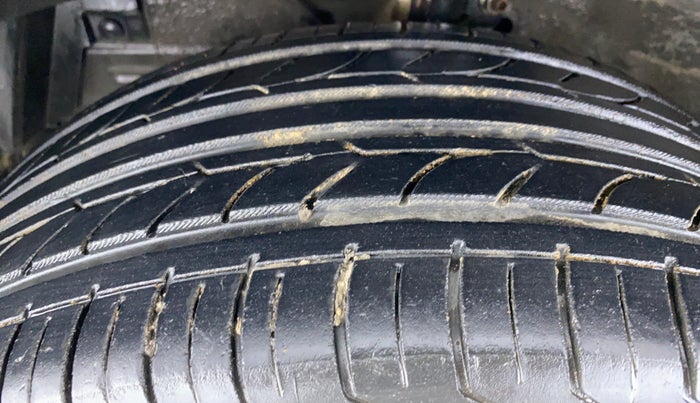 2017 Maruti Swift VDI, Diesel, Manual, 42,055 km, Left Front Tyre Tread