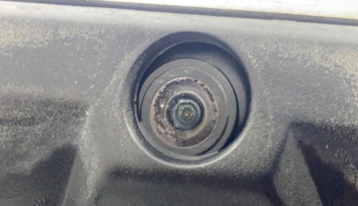 2016 Mahindra XUV500 W10 AT, Diesel, Automatic, 1,15,749 km, Parking Camera