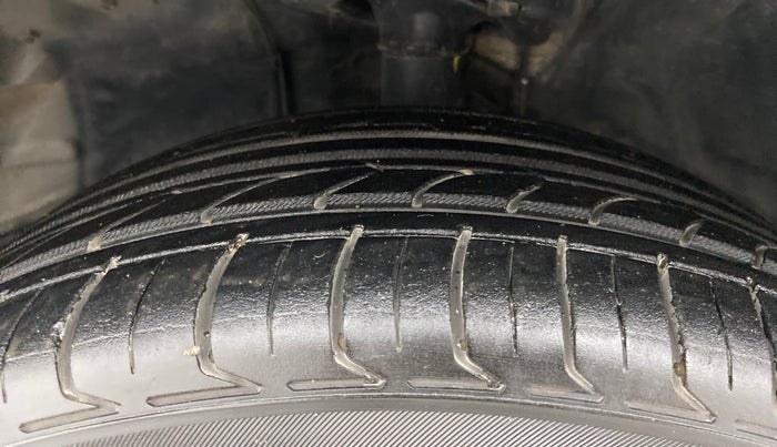 2019 Toyota Corolla Altis GL PETROL, Petrol, Manual, 55,896 km, Left Front Tyre Tread