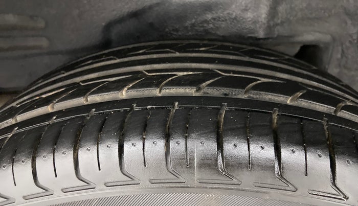 2019 Toyota Corolla Altis GL PETROL, Petrol, Manual, 55,896 km, Right Rear Tyre Tread
