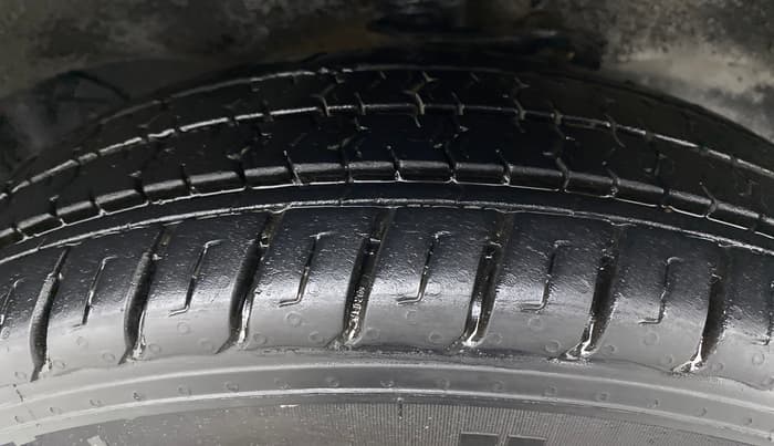 2020 Maruti Eeco 5 STR WITH A/C+HTR, Petrol, Manual, 57,216 km, Right Front Tyre Tread