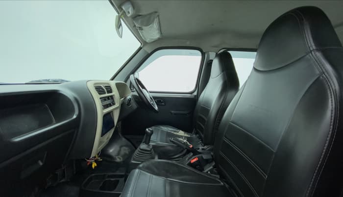 2020 Maruti Eeco 5 STR WITH A/C+HTR, Petrol, Manual, 57,216 km, Right Side Front Door Cabin