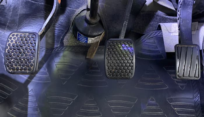2020 Maruti Eeco 5 STR WITH A/C+HTR, Petrol, Manual, 57,216 km, Pedals